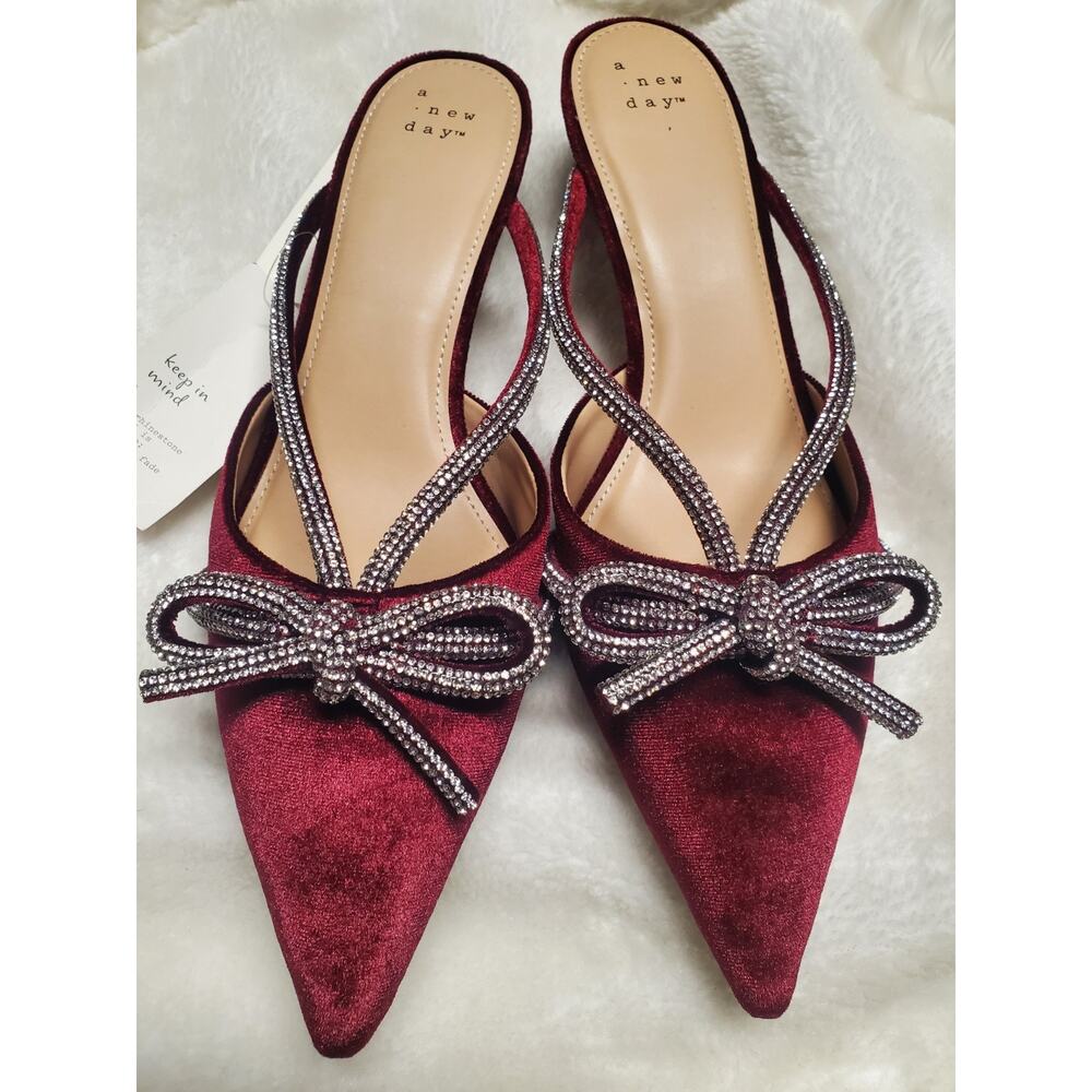 Women’s Gwen Rhinestone Bow Heels - A New Day Size 9 - Picture 2 of 3